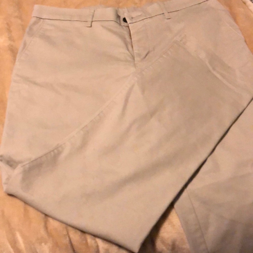 Haggar straight fit Docker style light Gray chino